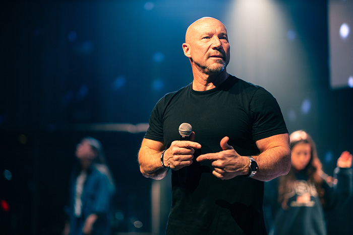 Pastor Sean